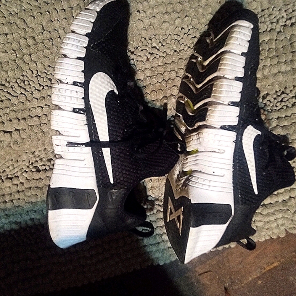 Black Nike black size 10 1/2